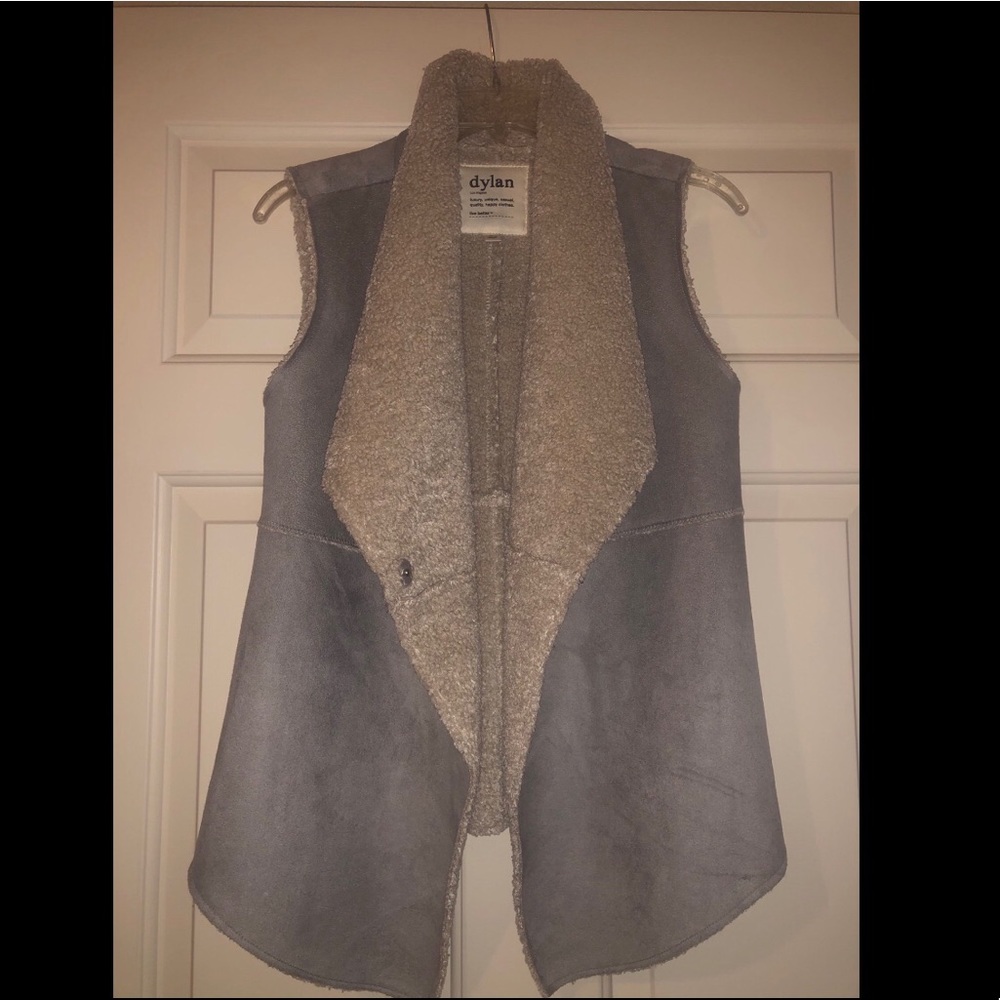 NWOT- faux suede & Sherpa vest